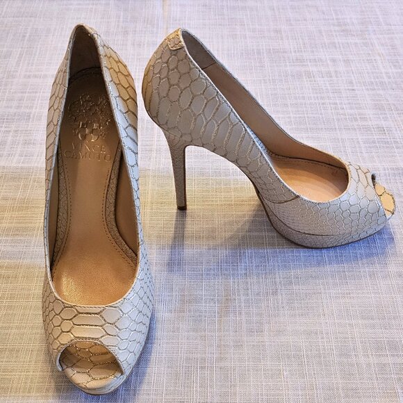 VINCE CAMUTO Cream Leather Snakeskin Texture Platform Peep Toe 5" Stiletto Heels - Picture 1 of 7
